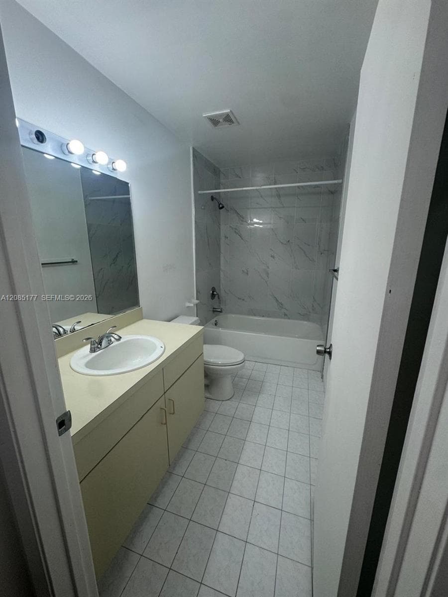 Point Lake Condo · #207 in Miami - Photo 17