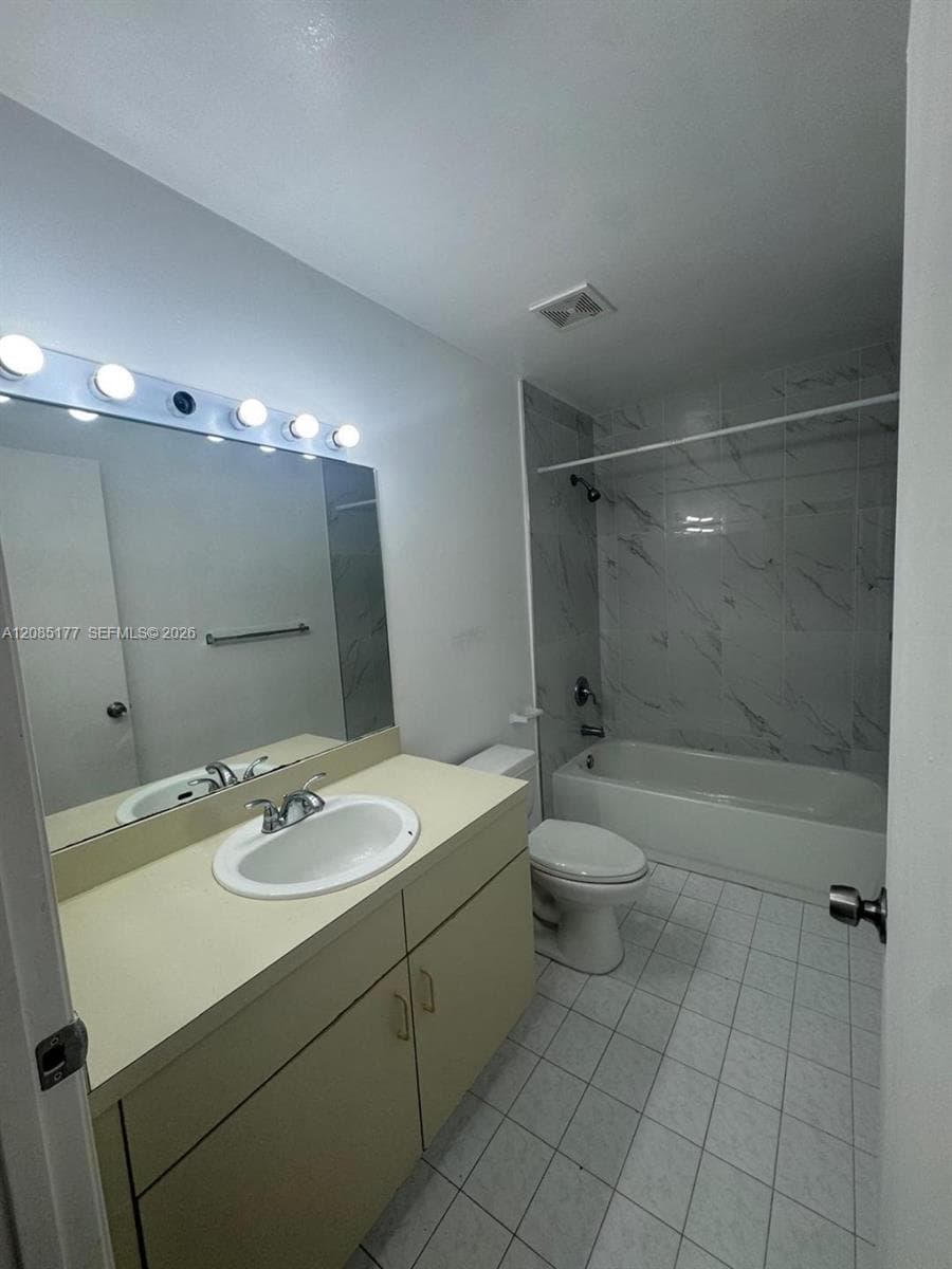 Point Lake Condo · #207 in Miami - Photo 16