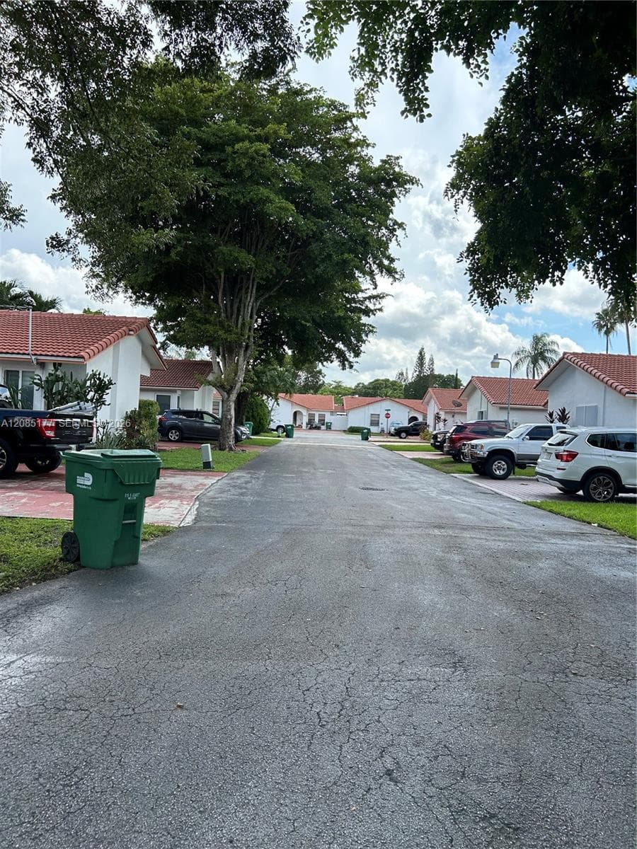 Point Lake Condo · #207 in Miami - Photo 8