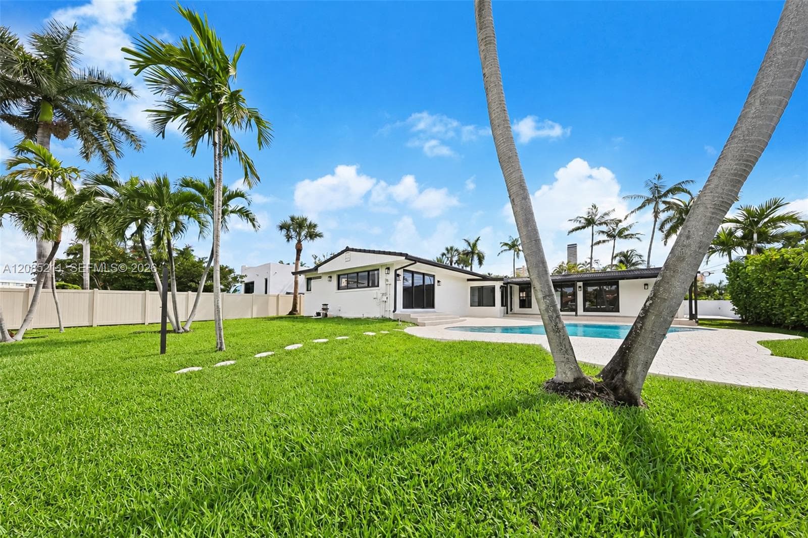 536 Hibiscus Dr #. photo 4