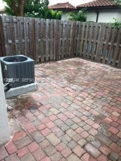 3210 SE 6th St photo 16