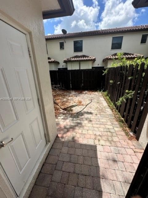 3210 SE 6th St photo 15