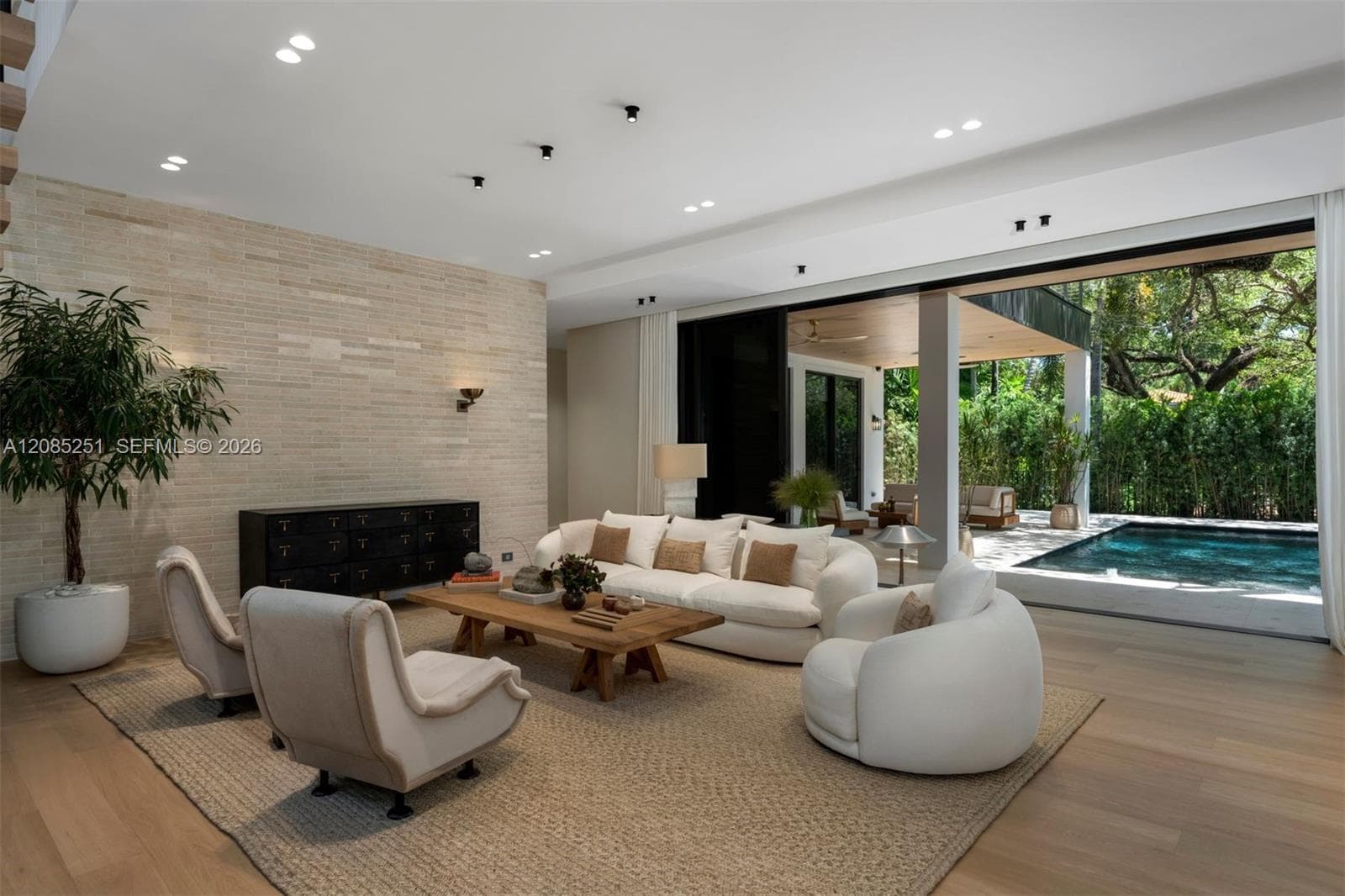 418 Castania Ave photo 8