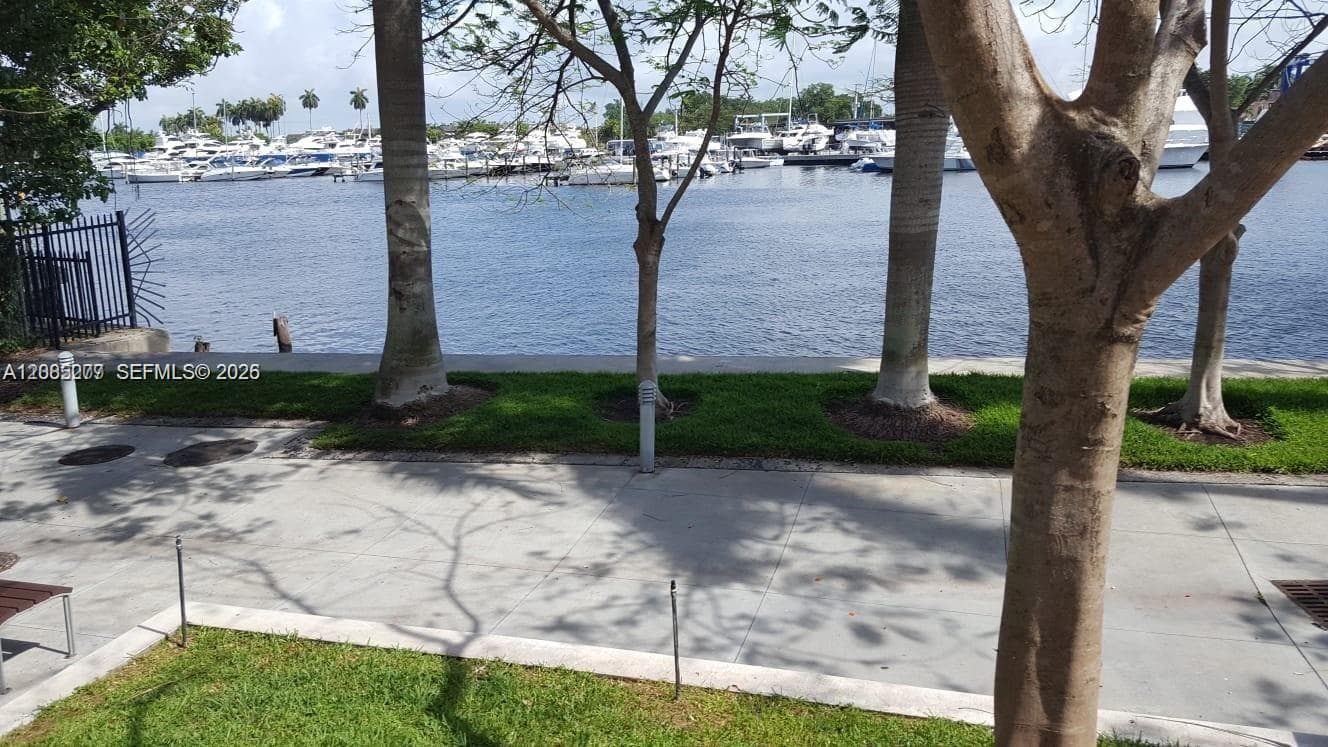 TERRAZAS RIVERPARK VILLAG · #804 in Miami - Photo 17