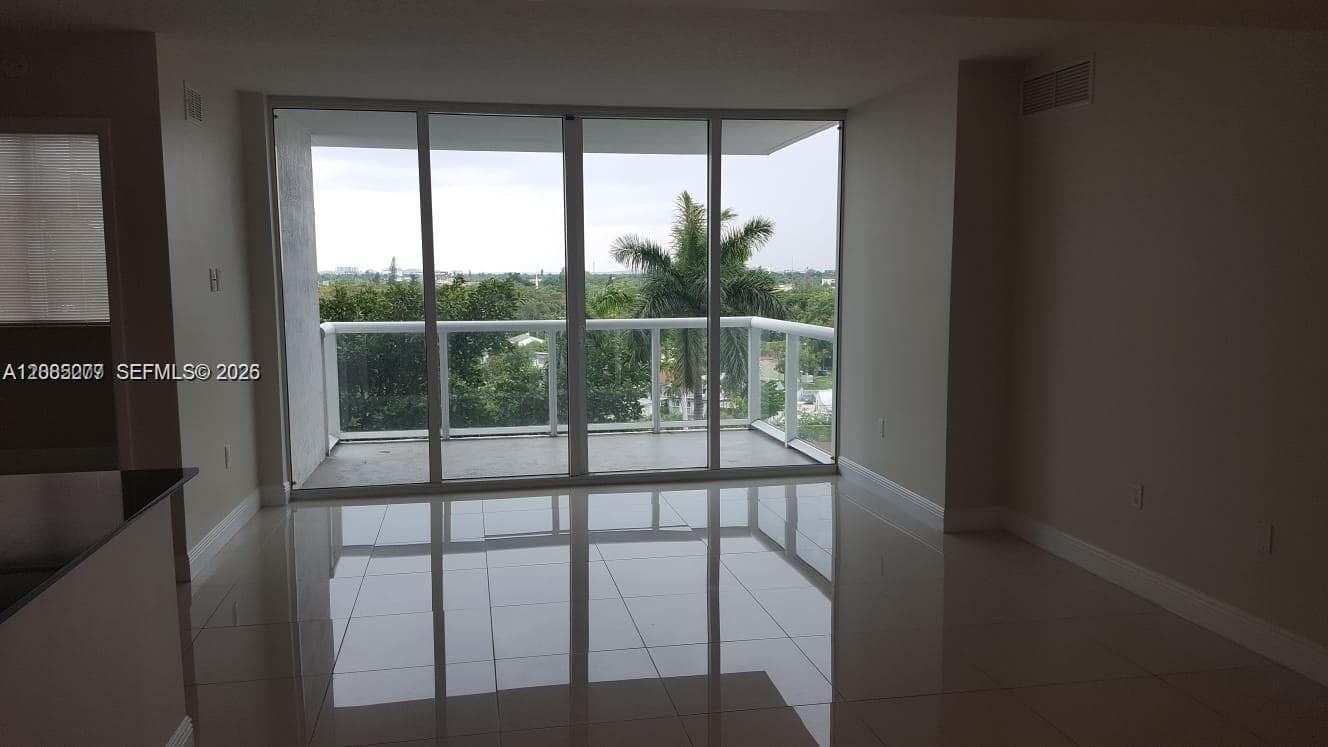 TERRAZAS RIVERPARK VILLAG · #804 in Miami - Photo 7