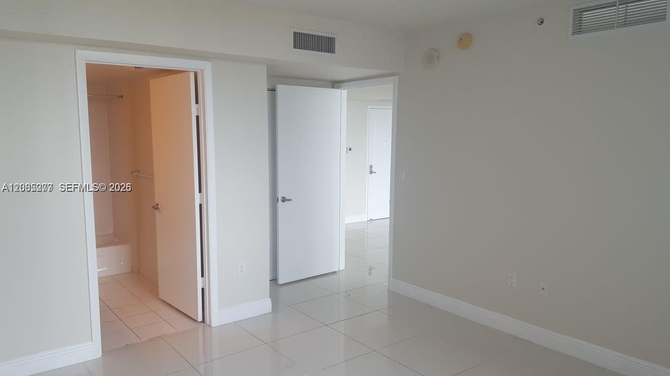 TERRAZAS RIVERPARK VILLAG · #804 in Miami - Photo 9