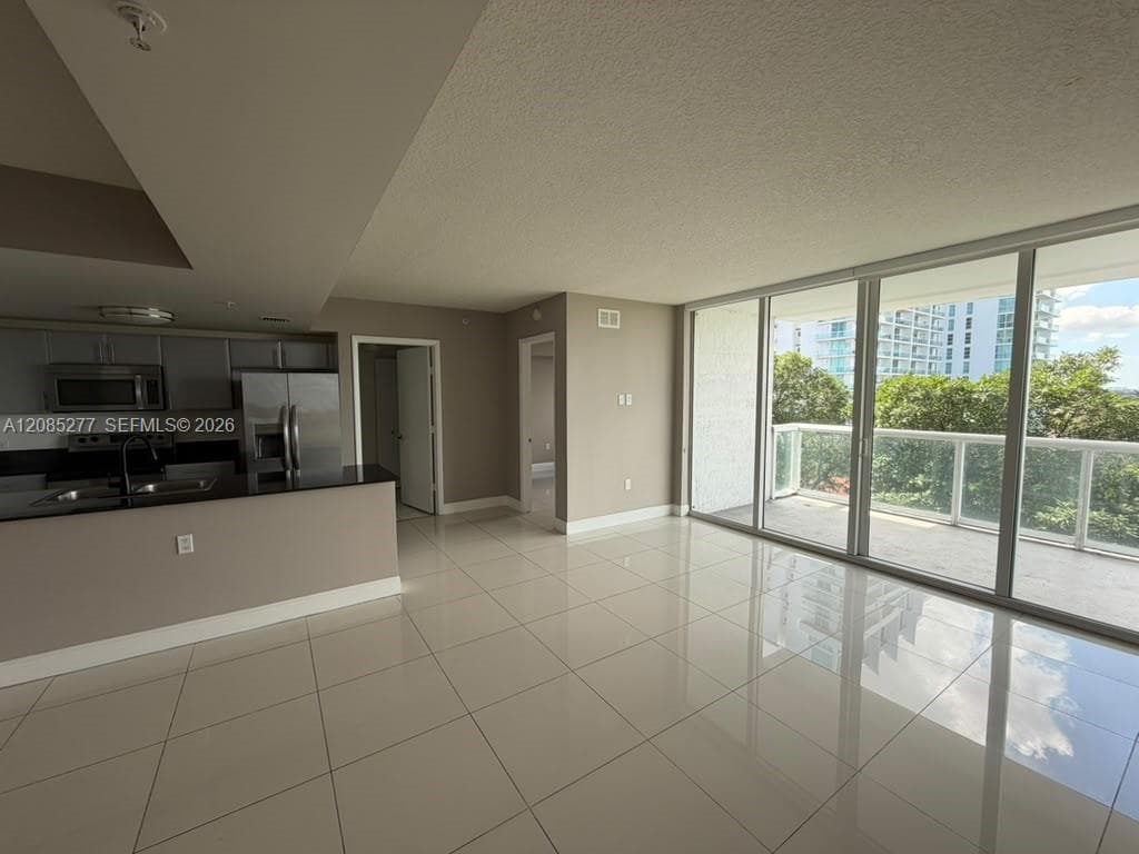 TERRAZAS RIVERPARK VILLAG · #804 in Miami - Photo 4