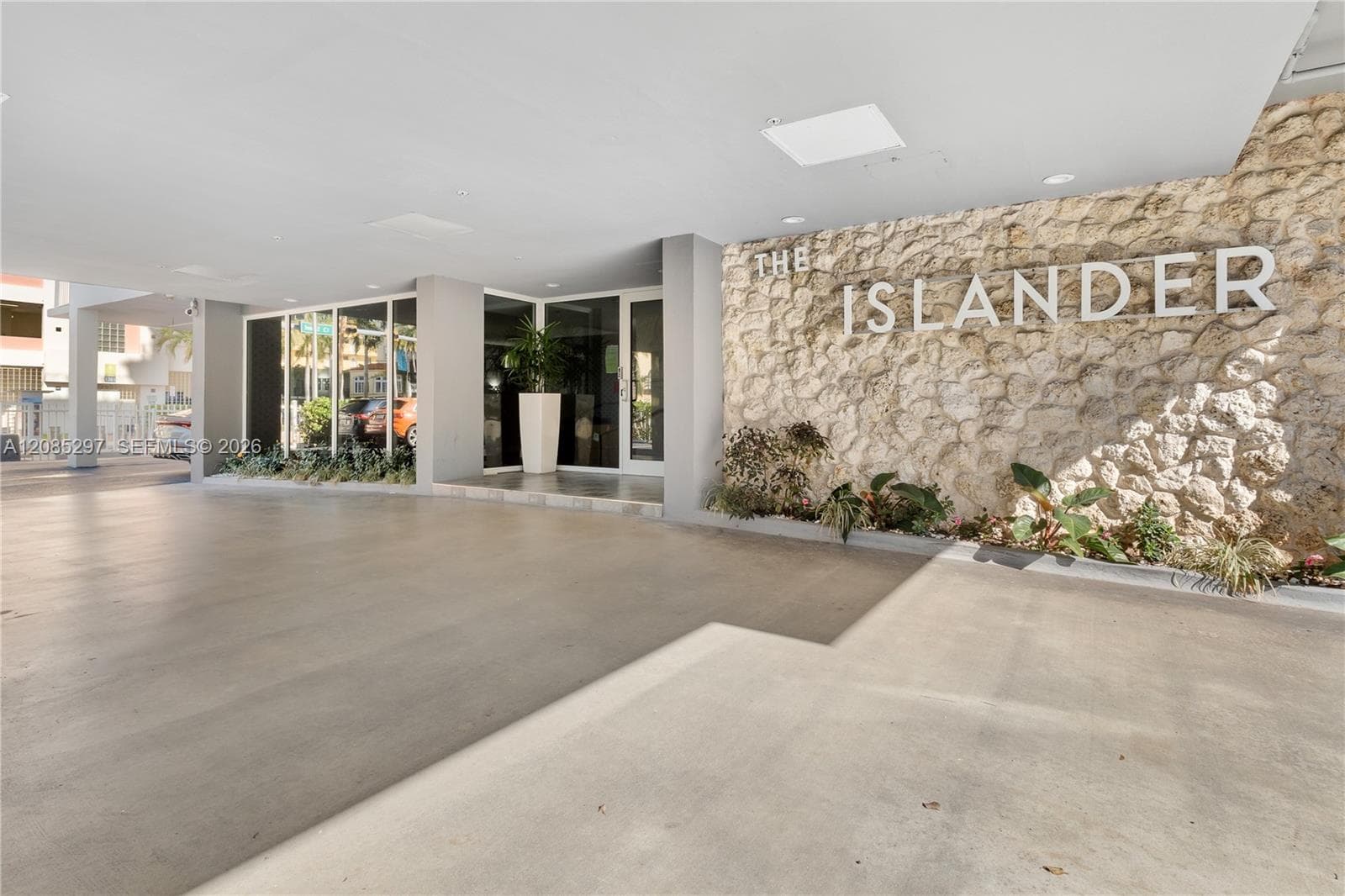 ISLANDER CONDO APTS · #508 in Miami Beach - Photo 13