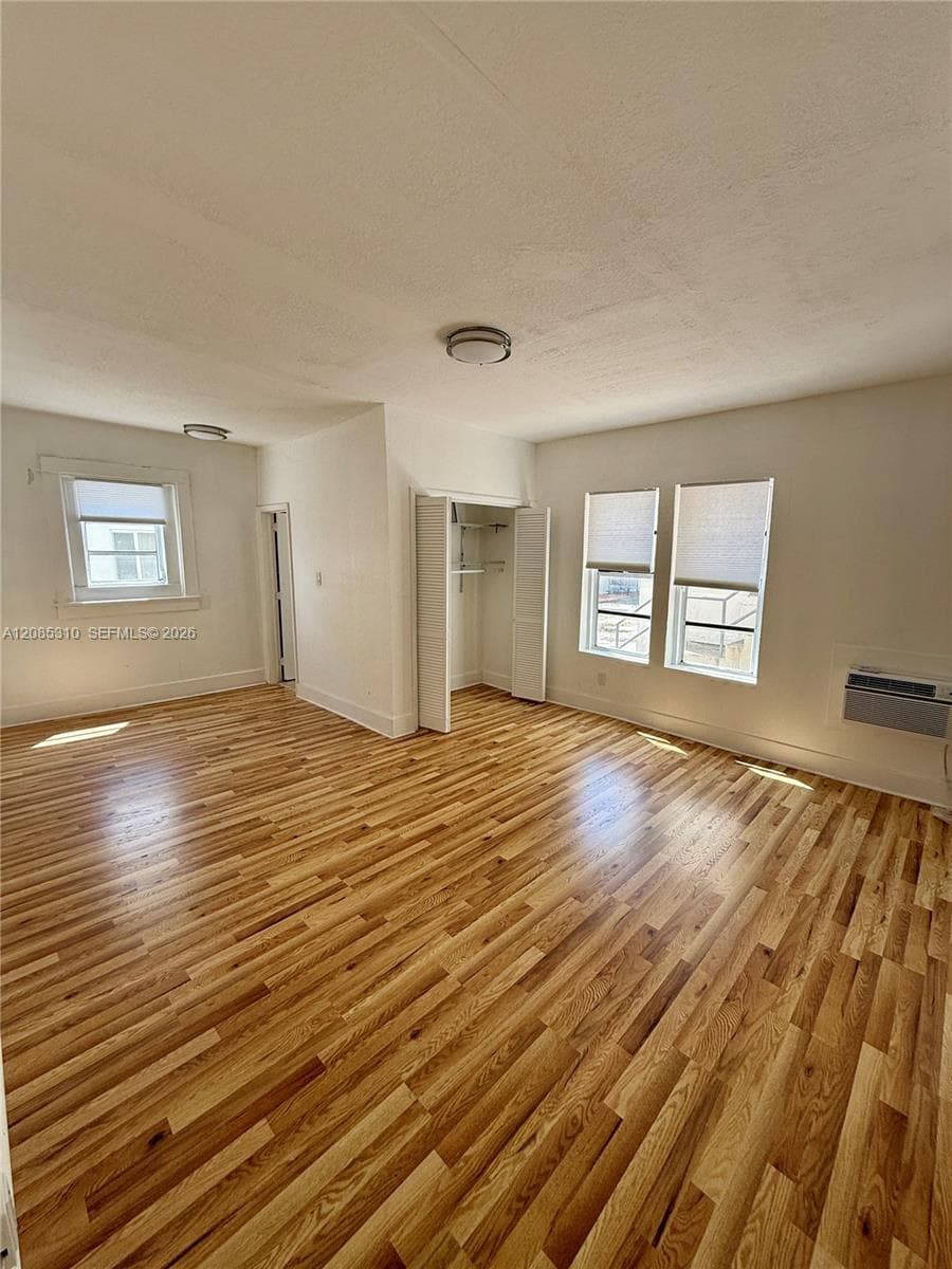 PARK FRONT CONDO · #108 in Miami Beach - Photo 1