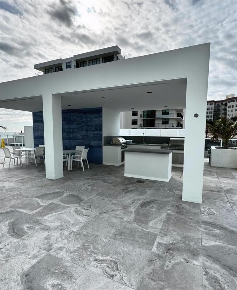 Outdoor kitchen