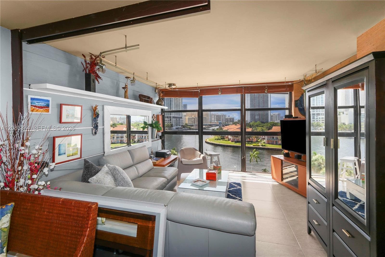 TOWERS OF OCEANVIEW · #724 in Hallandale Beach - Photo 5