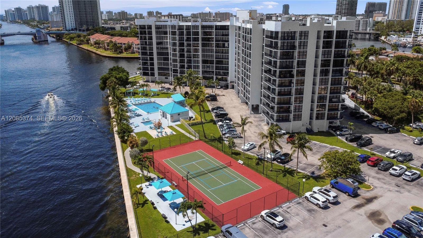 TOWERS OF OCEANVIEW · #724 in Hallandale Beach - Photo 8