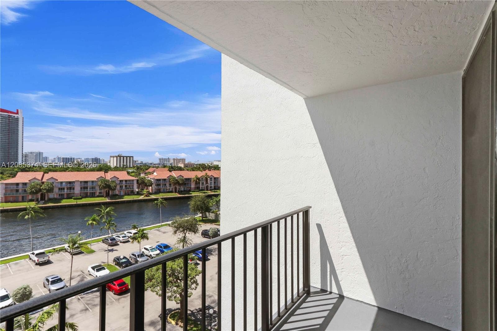TOWERS OF OCEANVIEW · #724 in Hallandale Beach - Photo 25