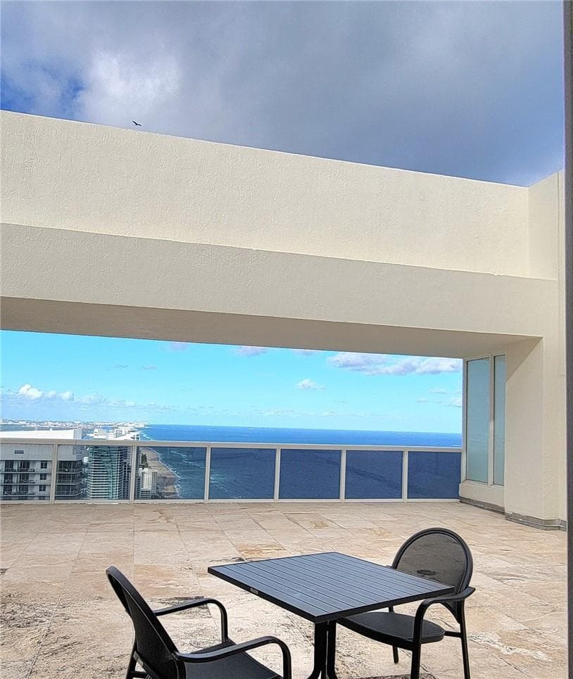Balcony (Upstairs)
