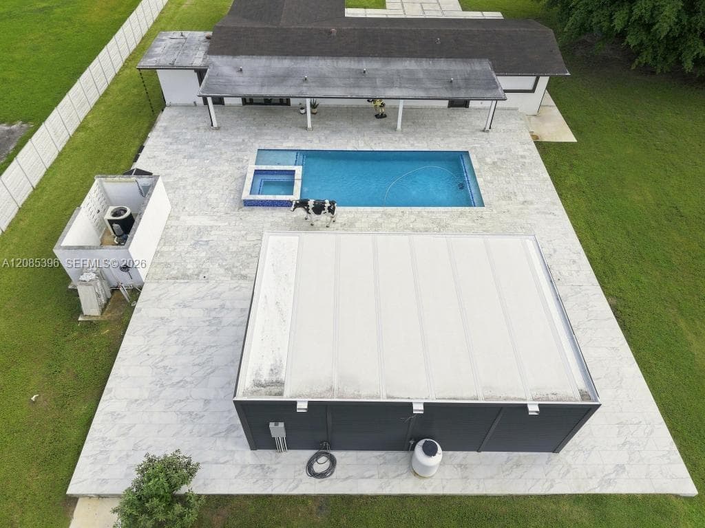100 NW 120th Ave photo 46