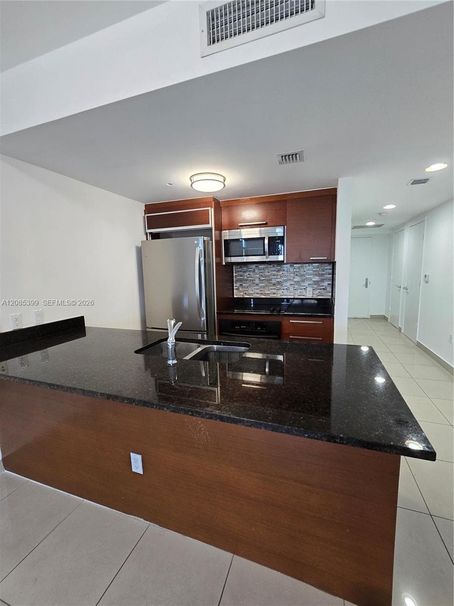 BEACH CLUB THREE CONDO · #409 in Hallandale Beach - Photo 10