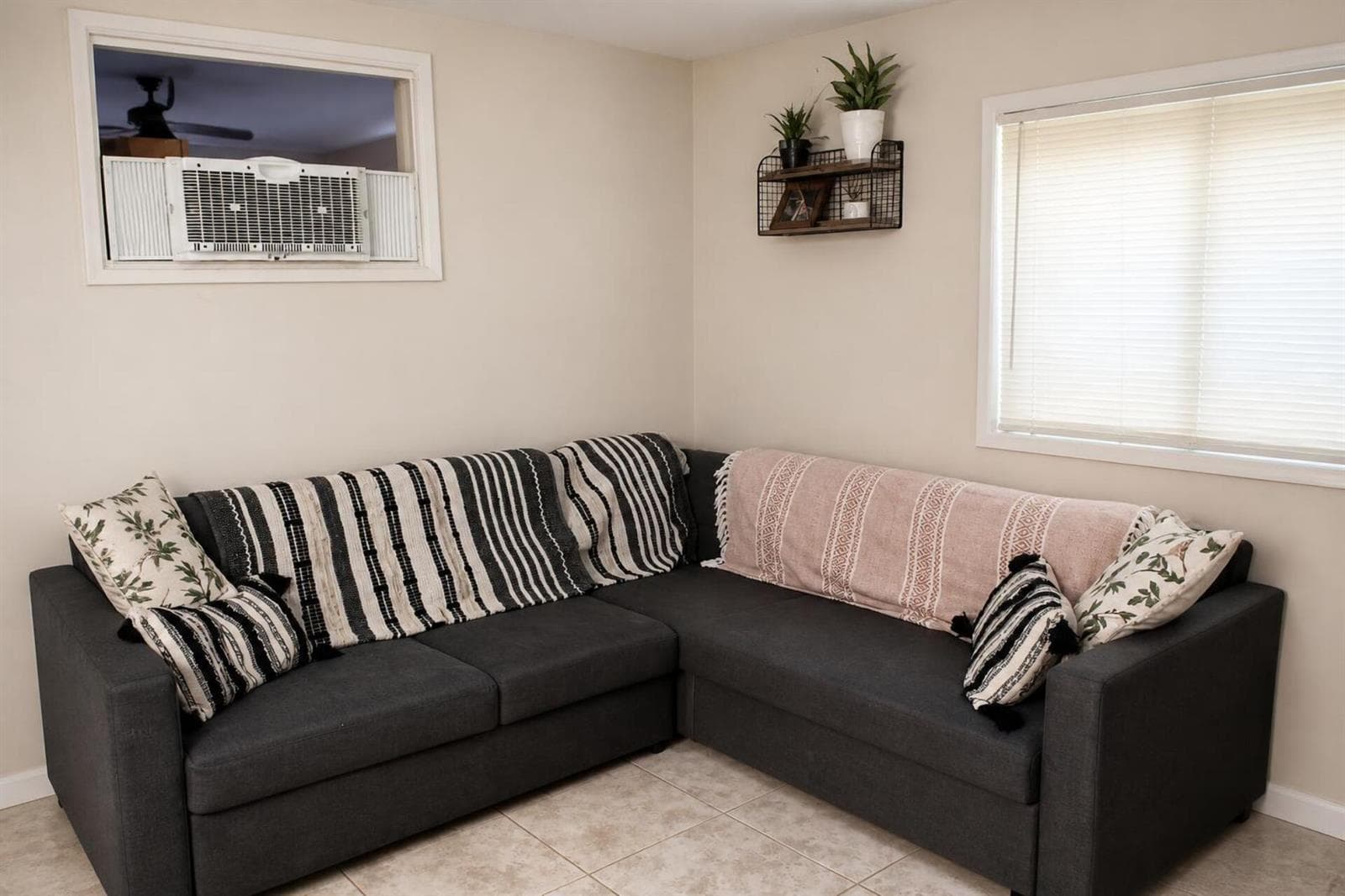 ADU LIVING 2347 HARDING ST HOLLYWOOD