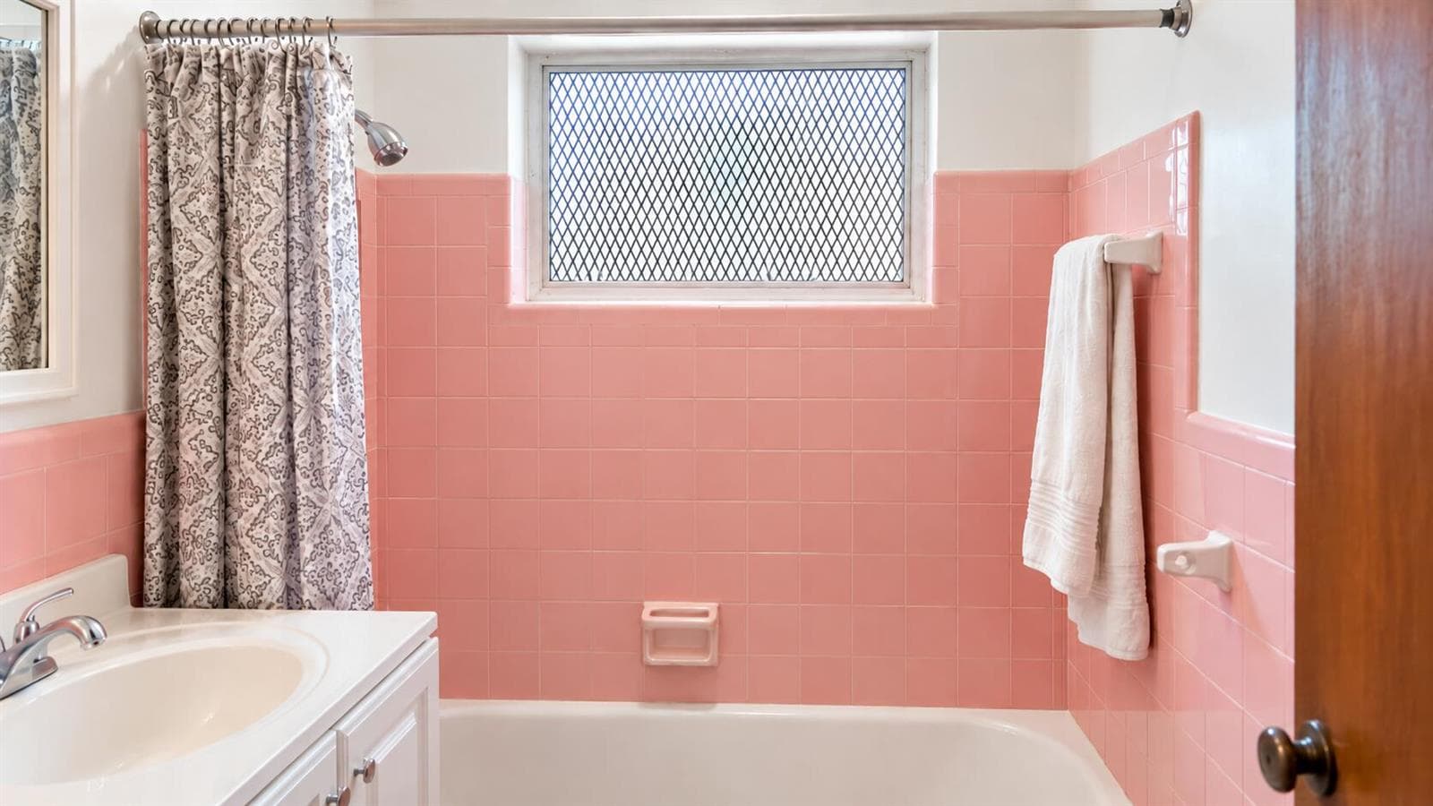 2347 ADU BATH