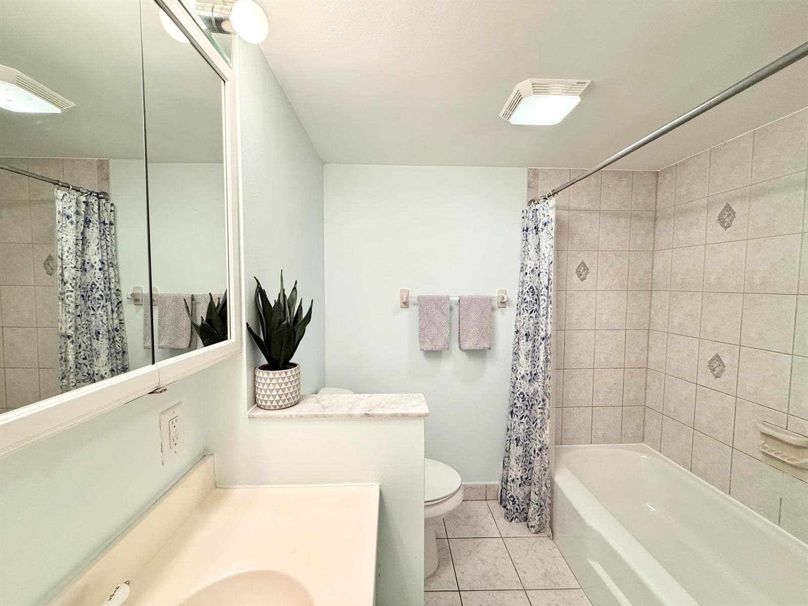 2nd Full Bathroom