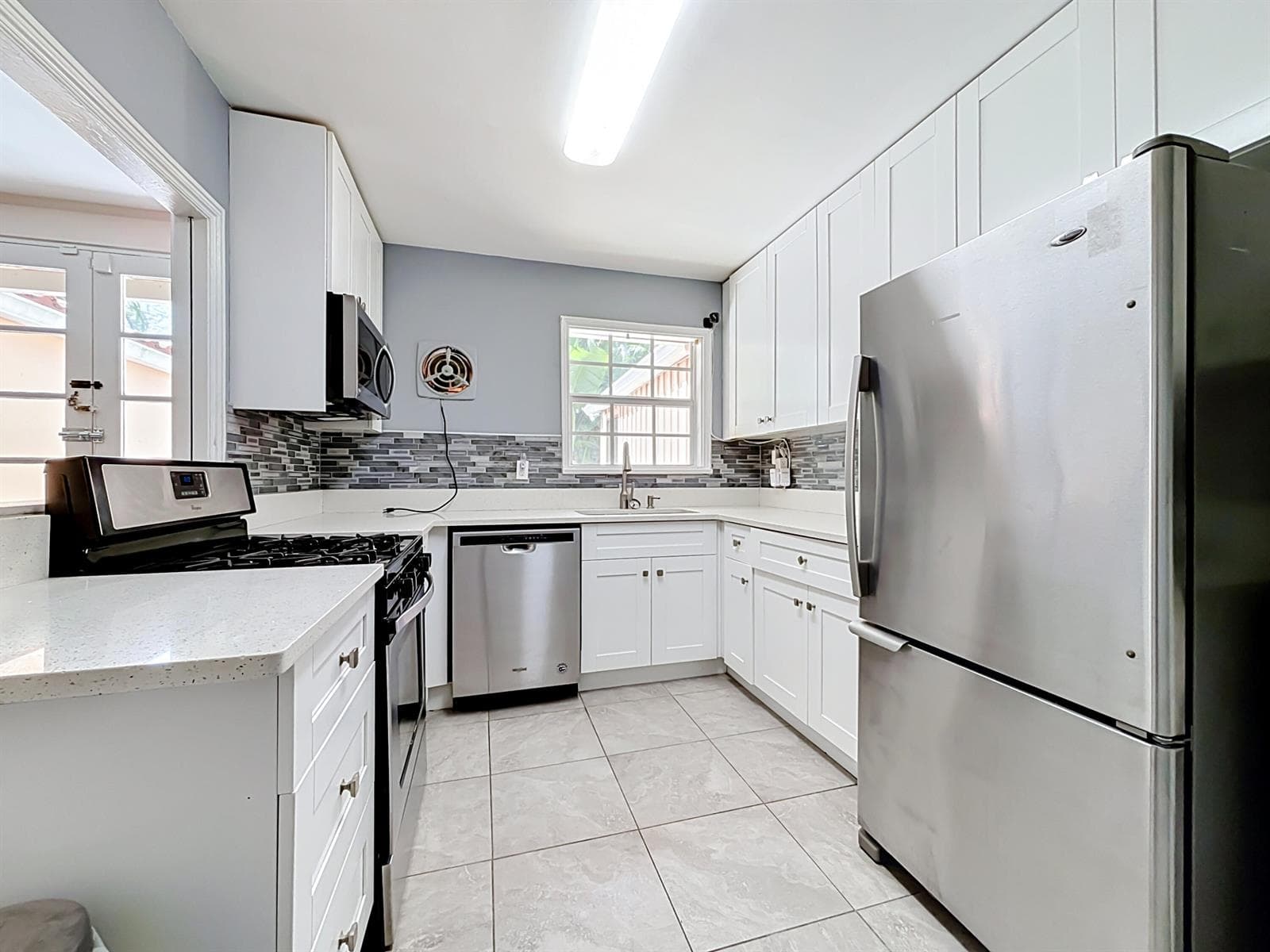 427 37th Street-27