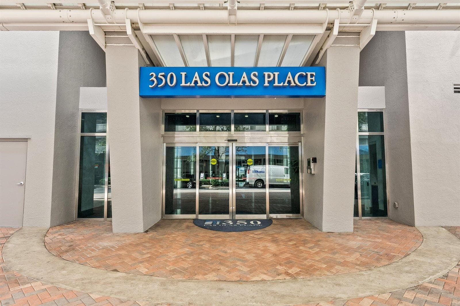 350 Las Olas Place