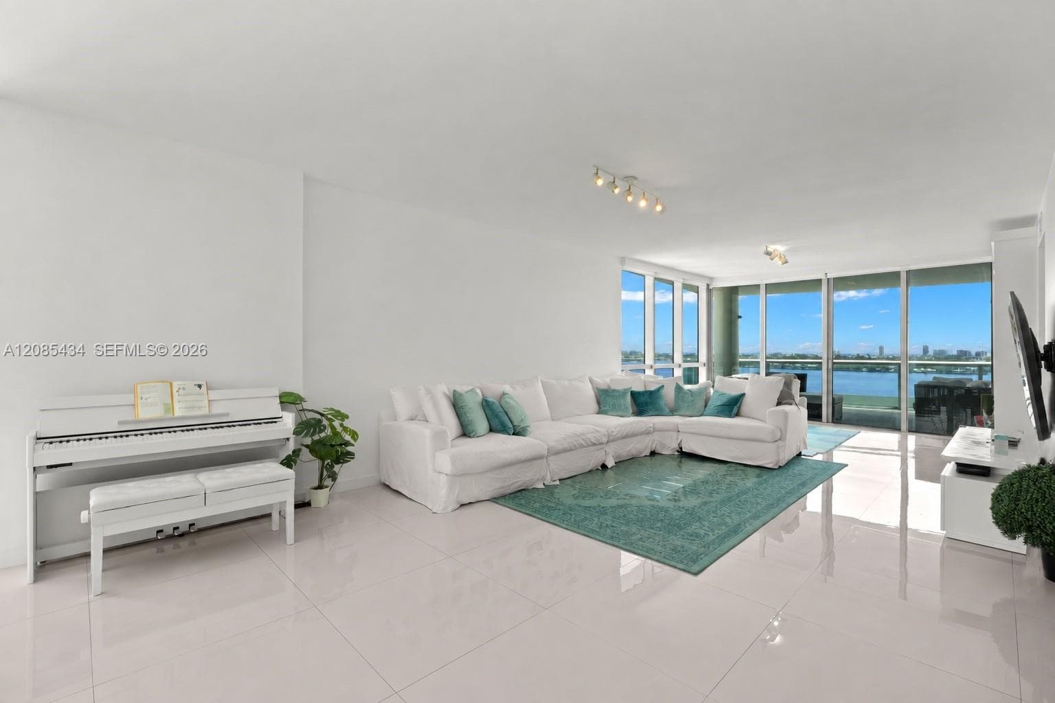 CIELO ON THE BAY CONDO · #1401 in North Bay Village - Photo 2