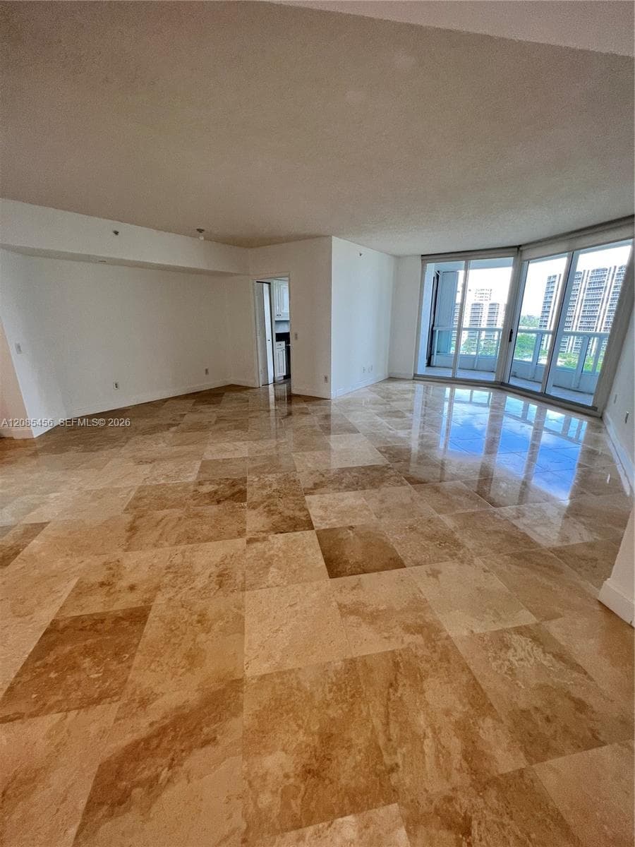 SOUTH TOWER AT THE POINT · #1206 in Aventura - Photo 52