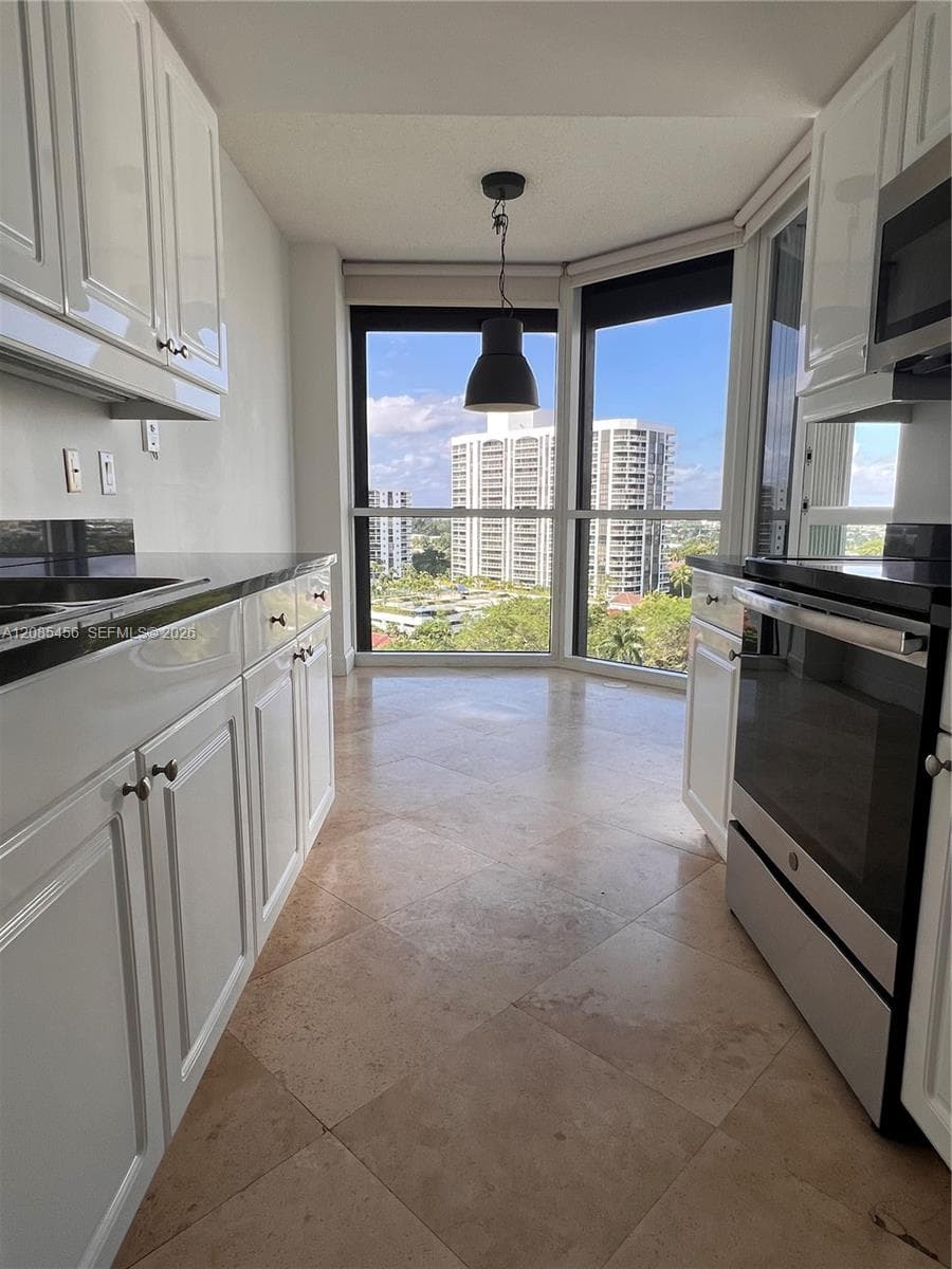 SOUTH TOWER AT THE POINT · #1206 in Aventura - Photo 13