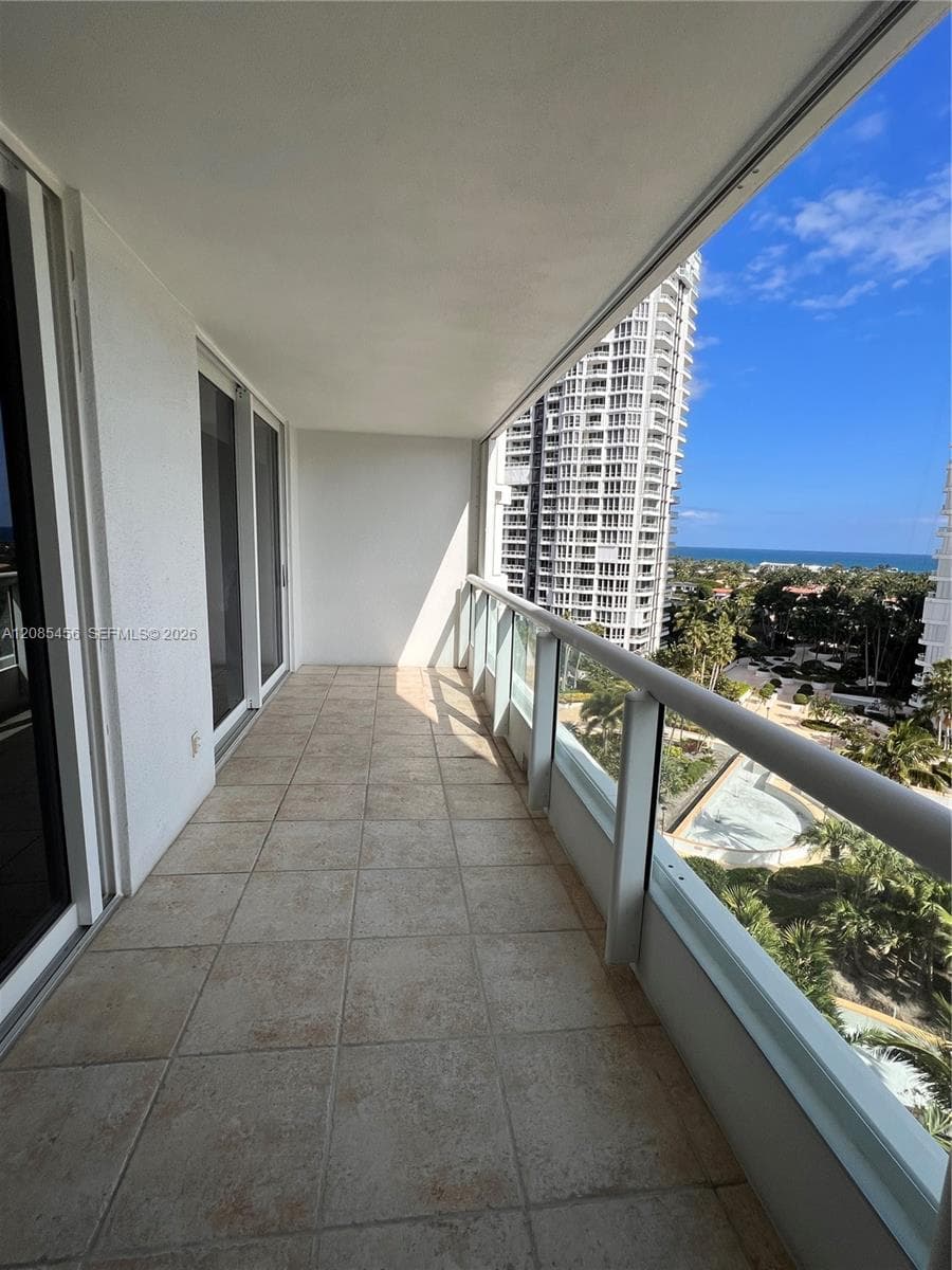 SOUTH TOWER AT THE POINT · #1206 in Aventura - Photo 26