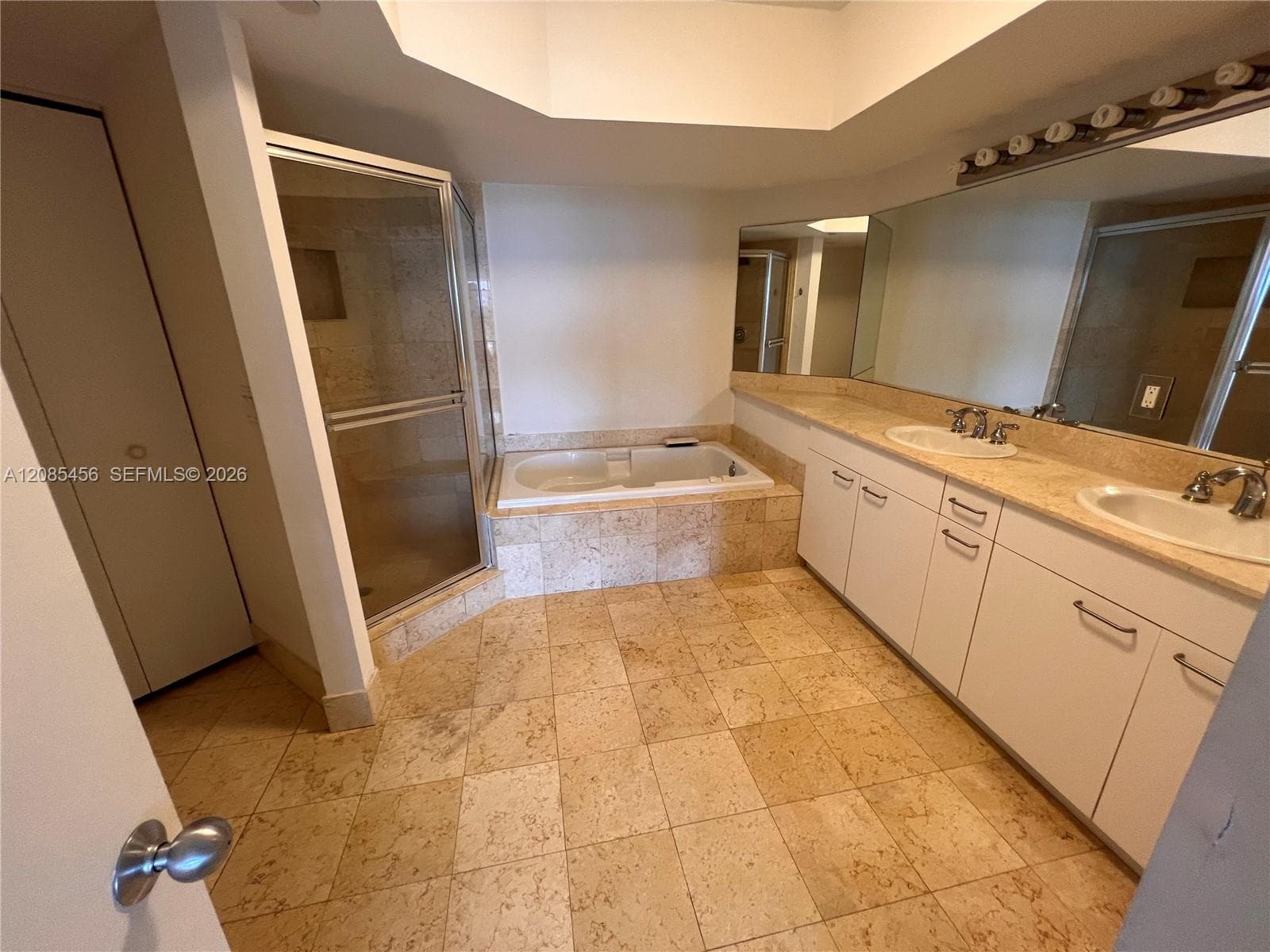 SOUTH TOWER AT THE POINT · #1206 in Aventura - Photo 28