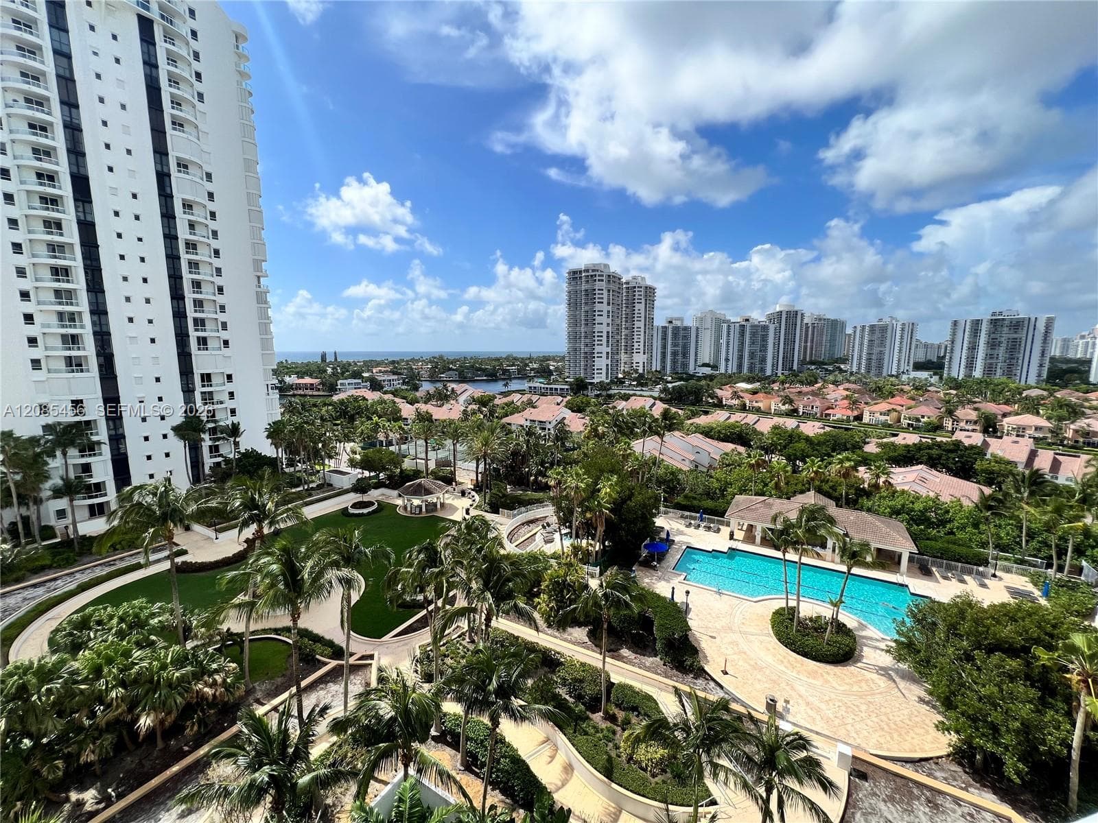 SOUTH TOWER AT THE POINT · #1206 in Aventura - Photo 61