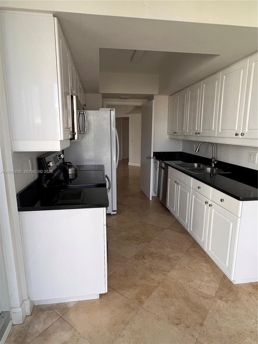 SOUTH TOWER AT THE POINT · #1206 in Aventura - Photo 10