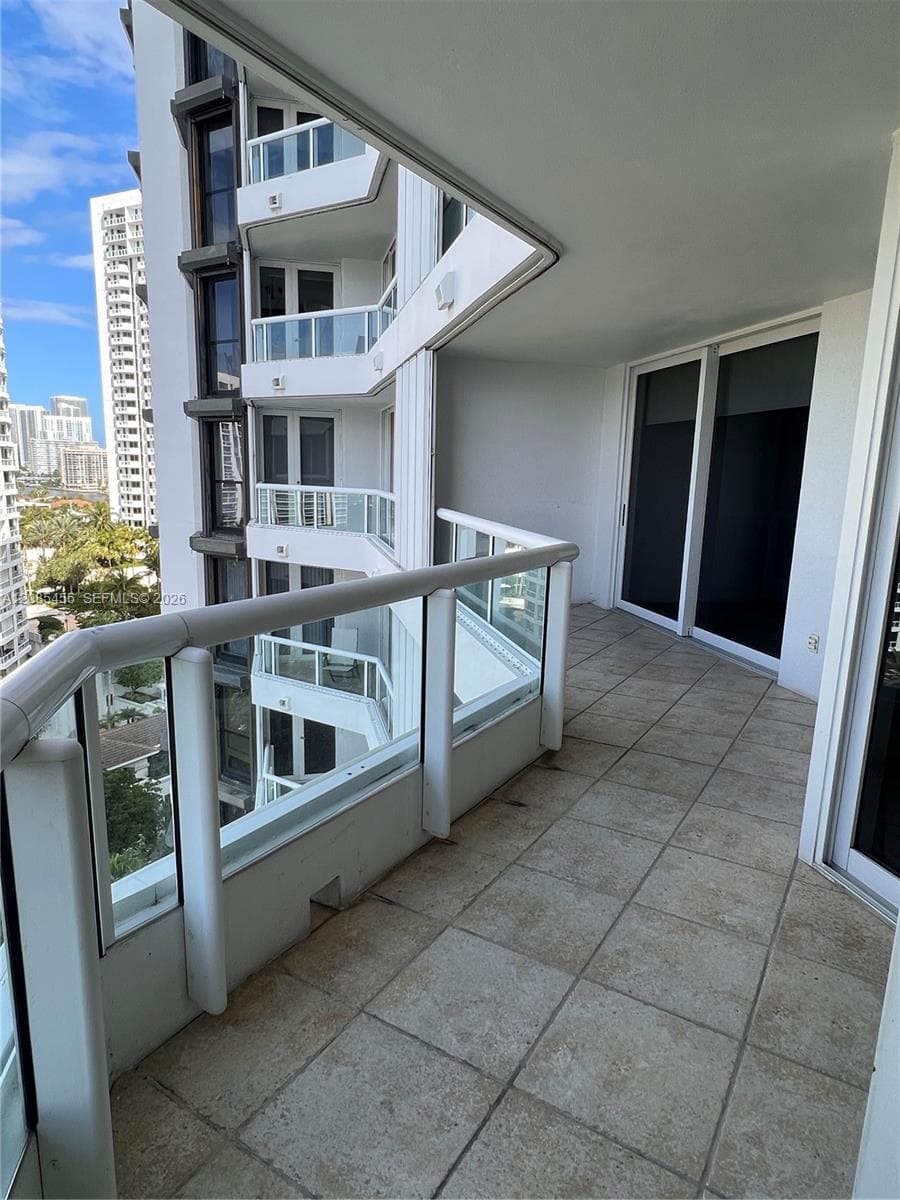 SOUTH TOWER AT THE POINT · #1206 in Aventura - Photo 14