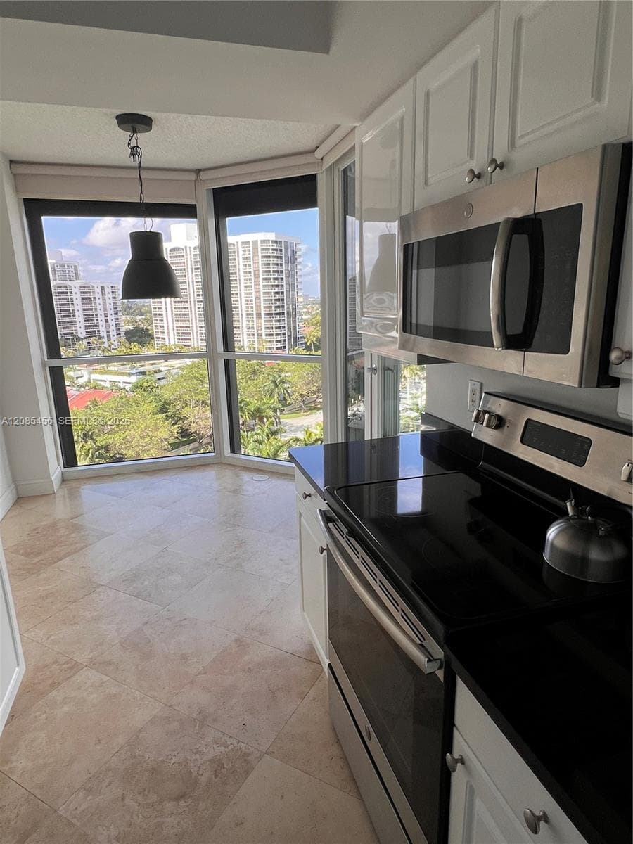 SOUTH TOWER AT THE POINT · #1206 in Aventura - Photo 18