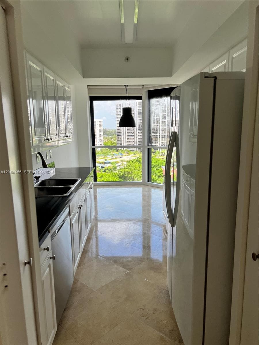 SOUTH TOWER AT THE POINT · #1206 in Aventura - Photo 44
