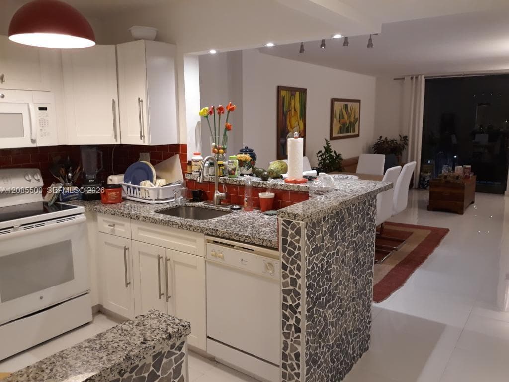Byron Marina Condominium · #504 in Miami Beach - Photo 12