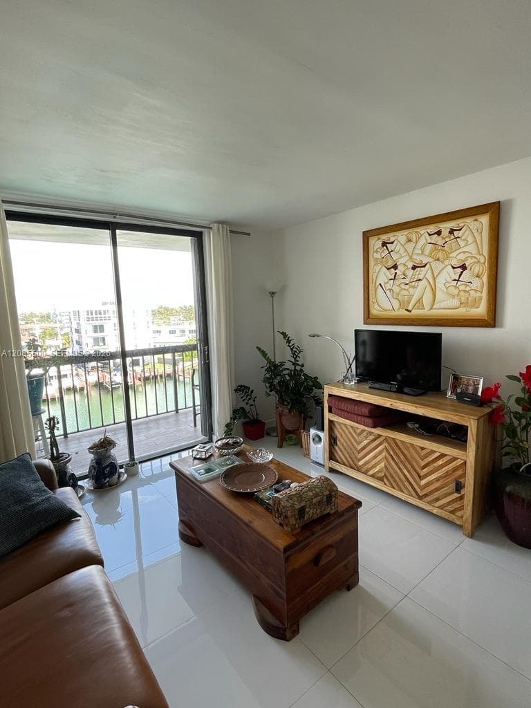 Byron Marina Condominium · #504 in Miami Beach - Photo 26