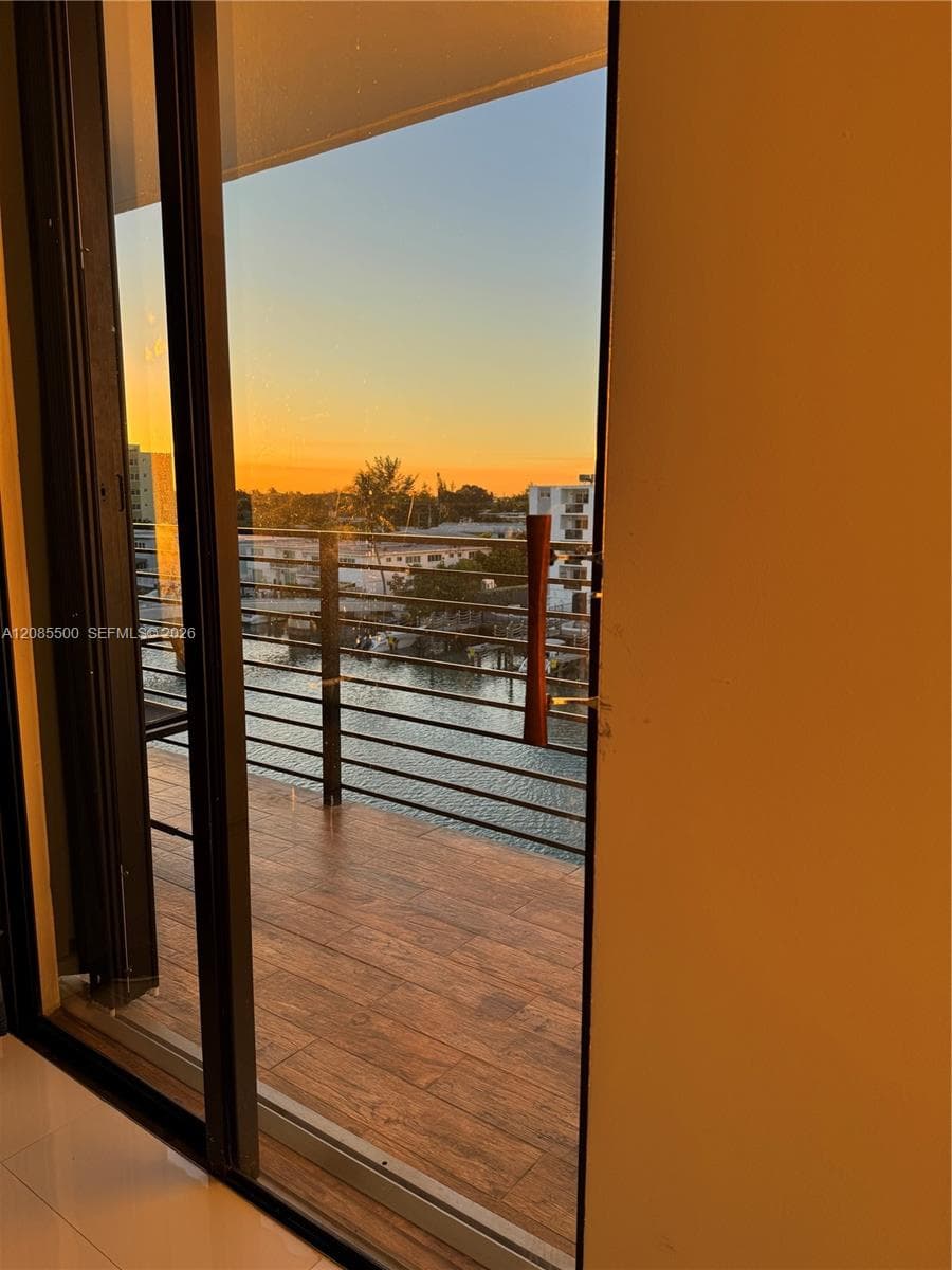 Byron Marina Condominium · #504 in Miami Beach - Photo 7