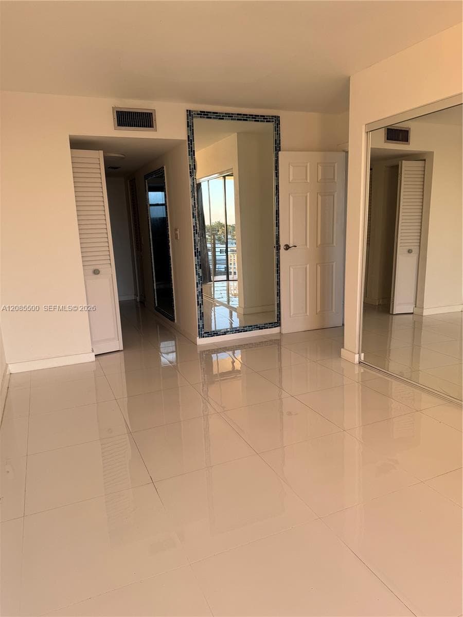 Byron Marina Condominium · #504 in Miami Beach - Photo 5