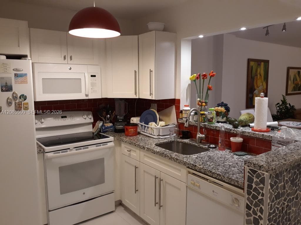 Byron Marina Condominium · #504 in Miami Beach - Photo 18