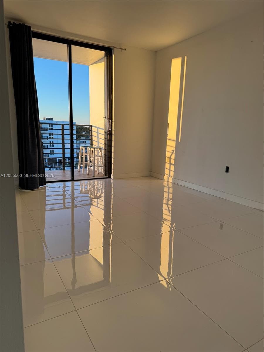 Byron Marina Condominium · #504 in Miami Beach - Photo 8