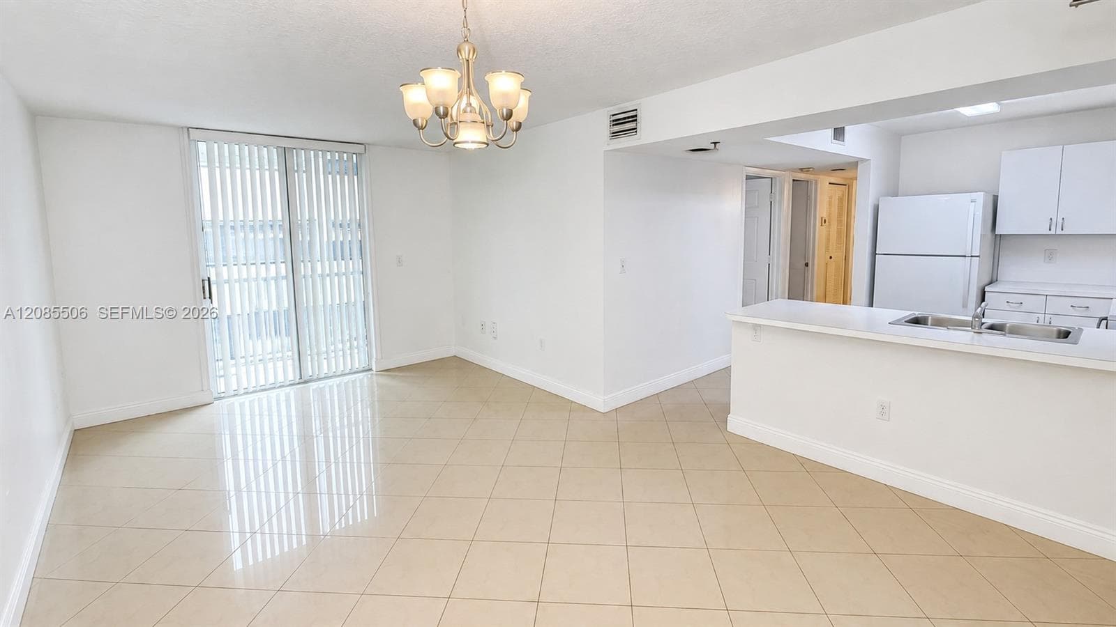 CASA GRANDE I TOWERS COND · #1403 in Miami - Photo 2