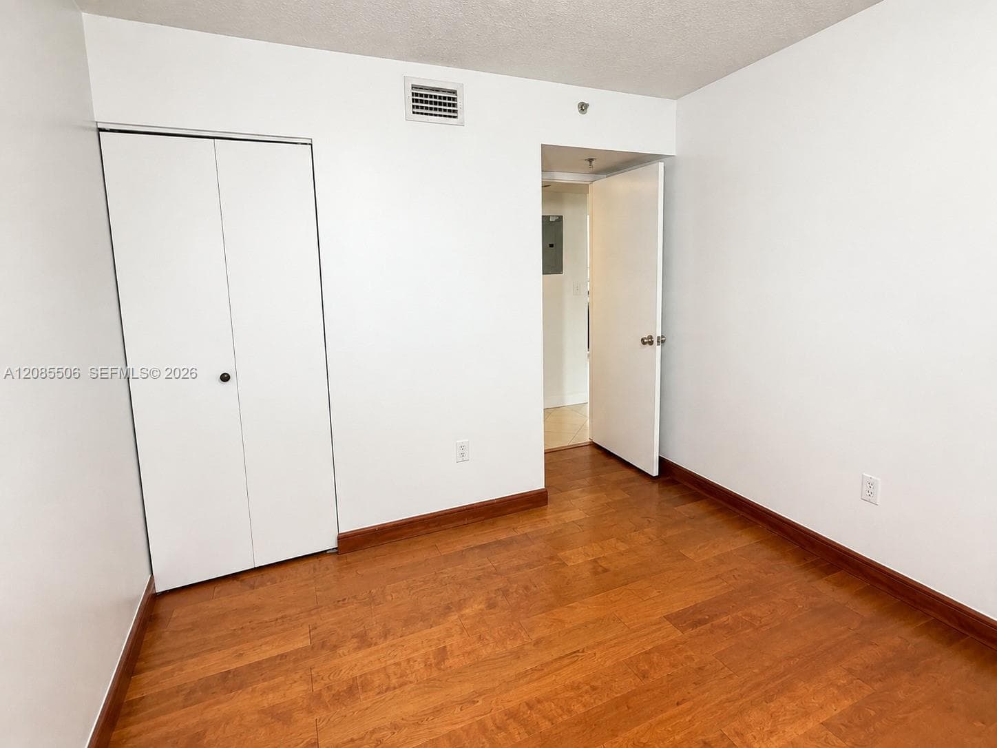 CASA GRANDE I TOWERS COND · #1403 in Miami - Photo 9