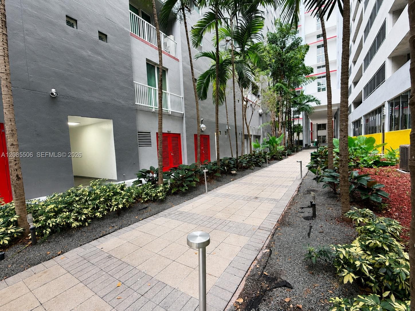 CASA GRANDE I TOWERS COND · #1403 in Miami - Photo 14