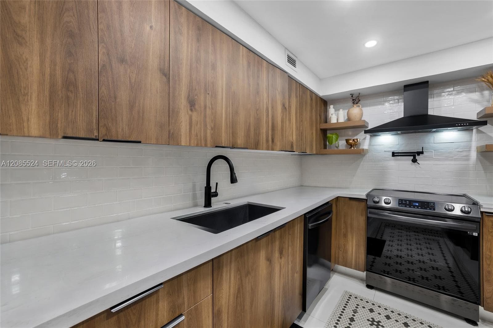 AQUASOL CONDO · #11E in Miami Beach - Photo 20