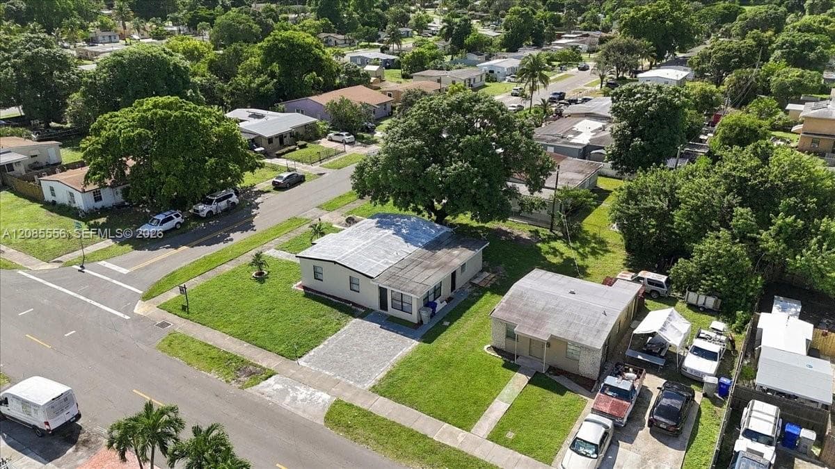 1589 NW 4th Ave photo 46