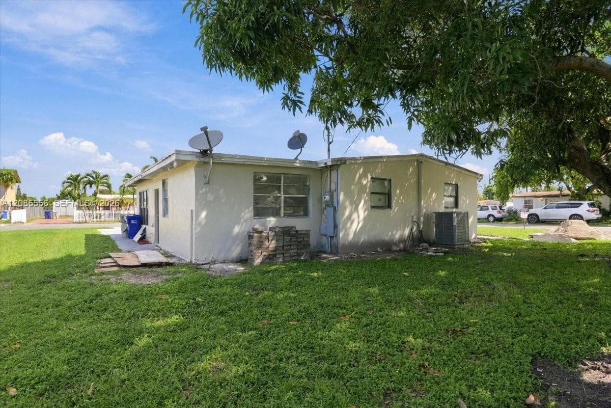 1589 NW 4th Ave photo 34