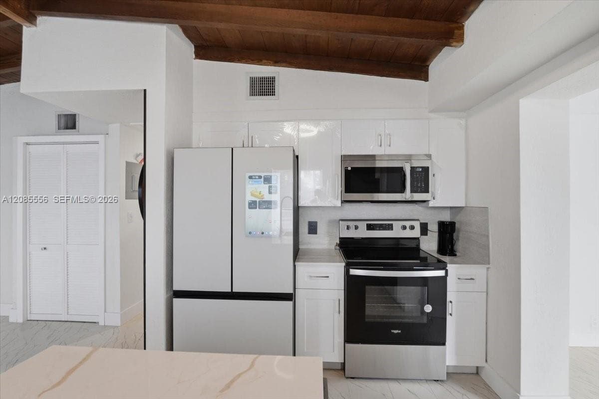 1589 NW 4th Ave photo 8