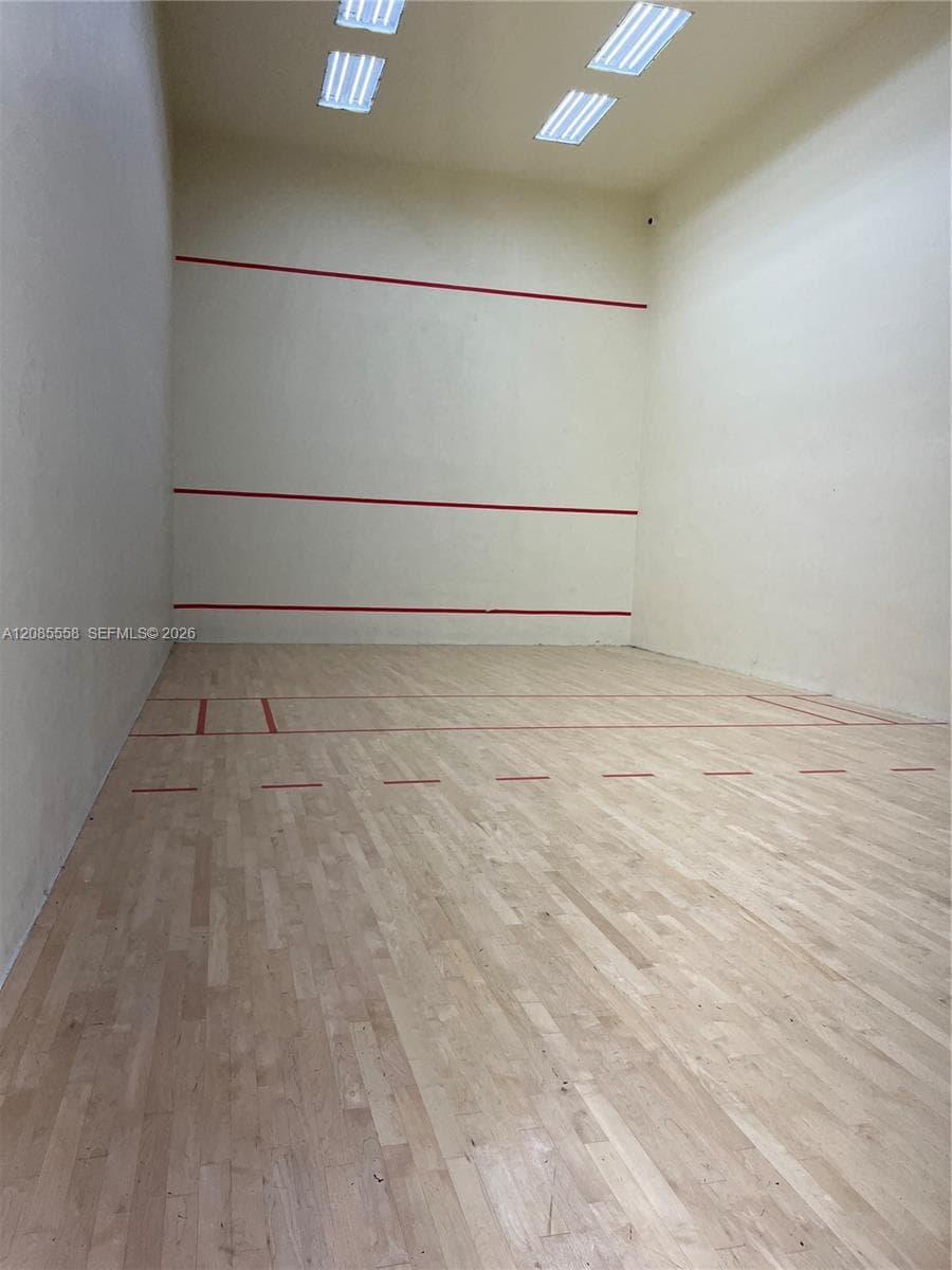 THE CARRIAGE HOUSE CONDO · #210 in Miami Beach - Photo 42