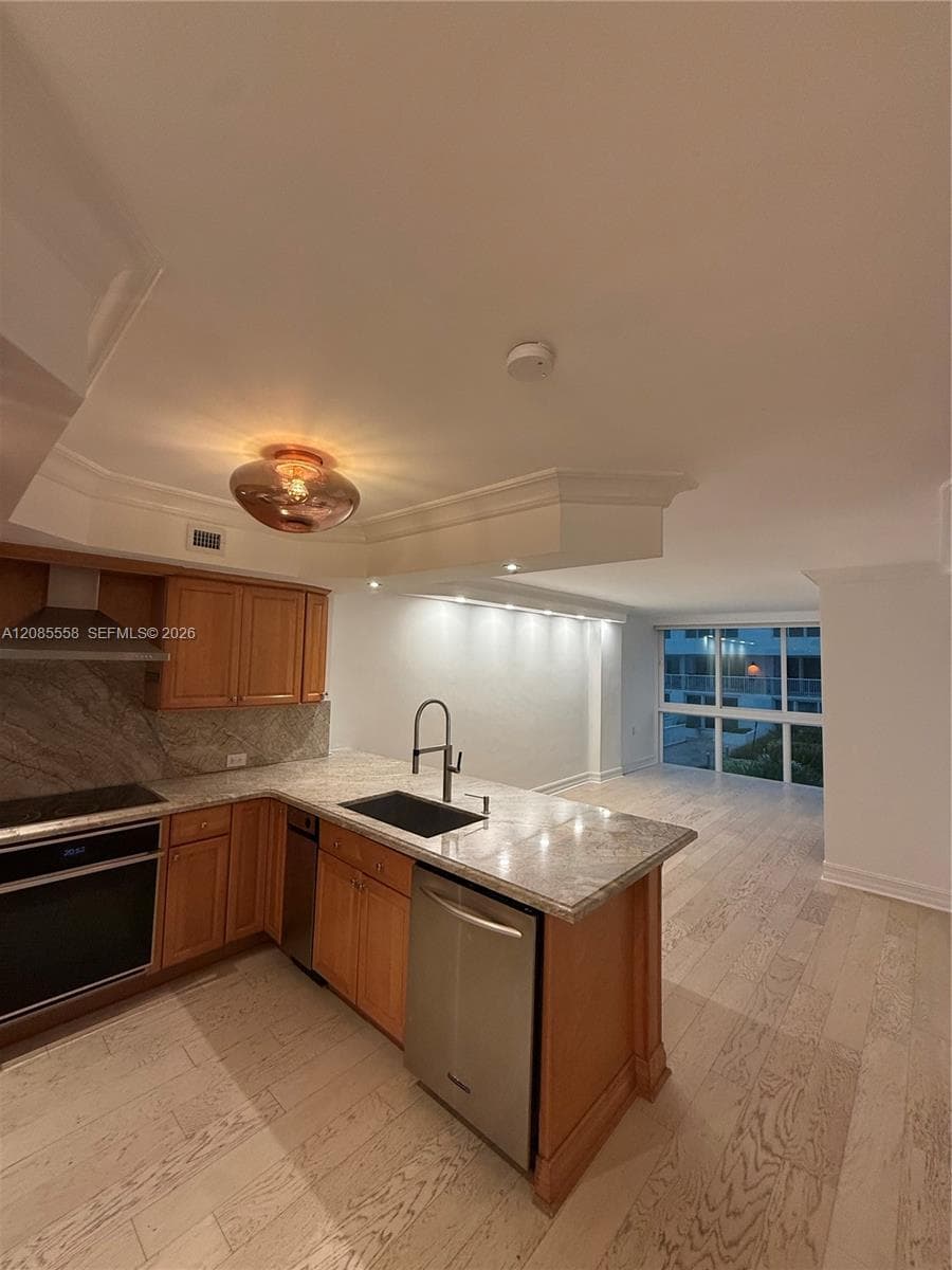 THE CARRIAGE HOUSE CONDO · #210 in Miami Beach - Photo 7